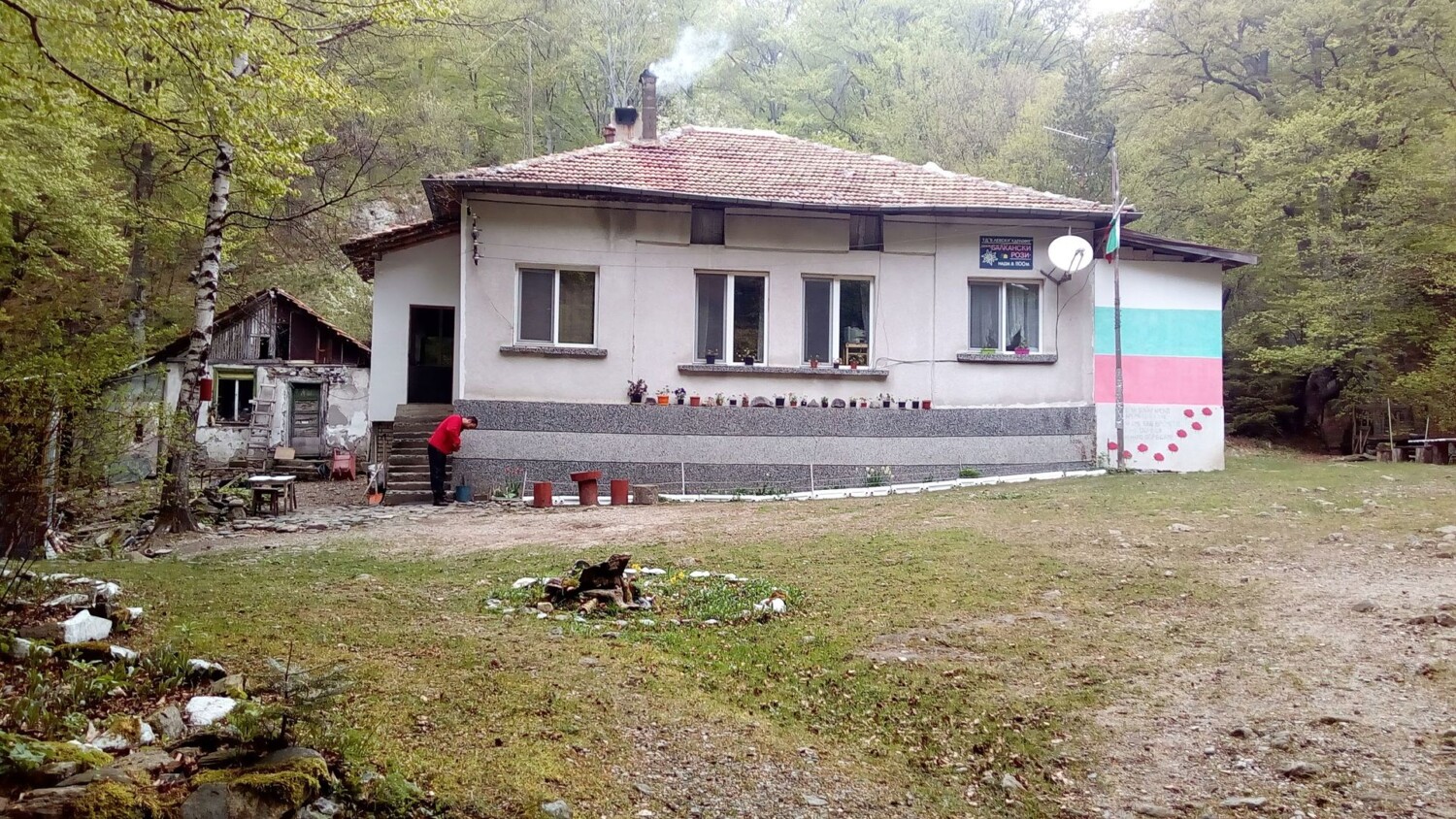 Хижа “Балкански рози”<br/> <span class='hut-category'>Номинирана от Публична номинация</span><br/><a href='https://www.360mag.bg/posts/146449' target='_blank'><i class="fa fa-info-circle" aria-hidden="true"></i> Виж повече</a>