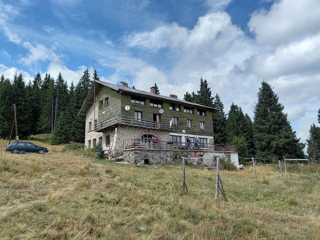Хижа “Преспа”<br/> <span class='hut-category'>Номинирана от Публична номинация </span><br/><a href='https://www.360mag.bg/posts/146902' target='_blank'><i class="fa fa-info-circle" aria-hidden="true"></i> Виж повече</a>
