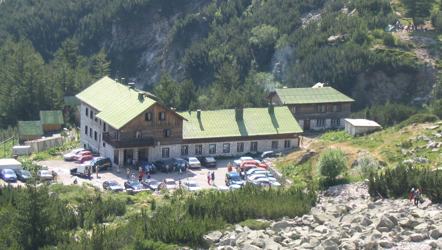 Хижа “Вихрен”<br/> <span class='hut-category'>Номинирана от Публична номинация </span><br/><a href='https://www.360mag.bg/posts/146839' target='_blank'><i class="fa fa-info-circle" aria-hidden="true"></i> Виж повече</a>
